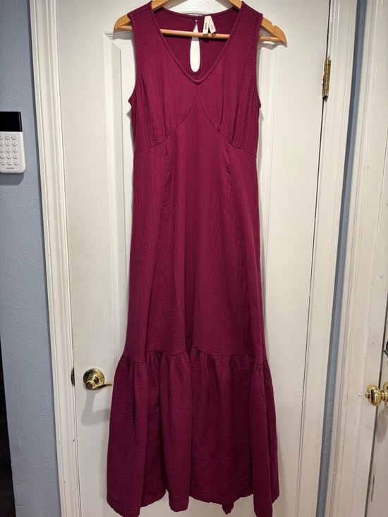 Pact Dresses & Skirts - Pact Organic Cotton Sleeveless Magenta Keyhole Back Tiered Maxi Dress size XXS